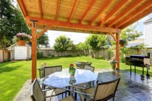 outdoor kitchen -- pergola and dining area