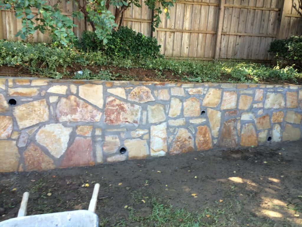 what is a retaining wall